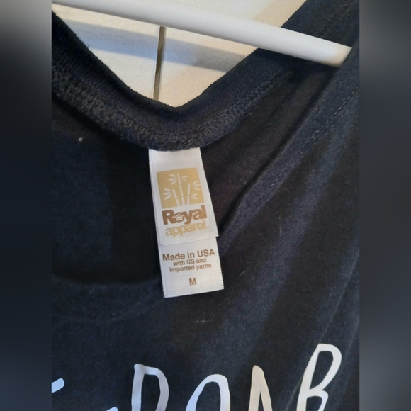 The F-Bomb Mom batwing Tee size Medium black funny graphic Royal apparel - Picture 3 of 4